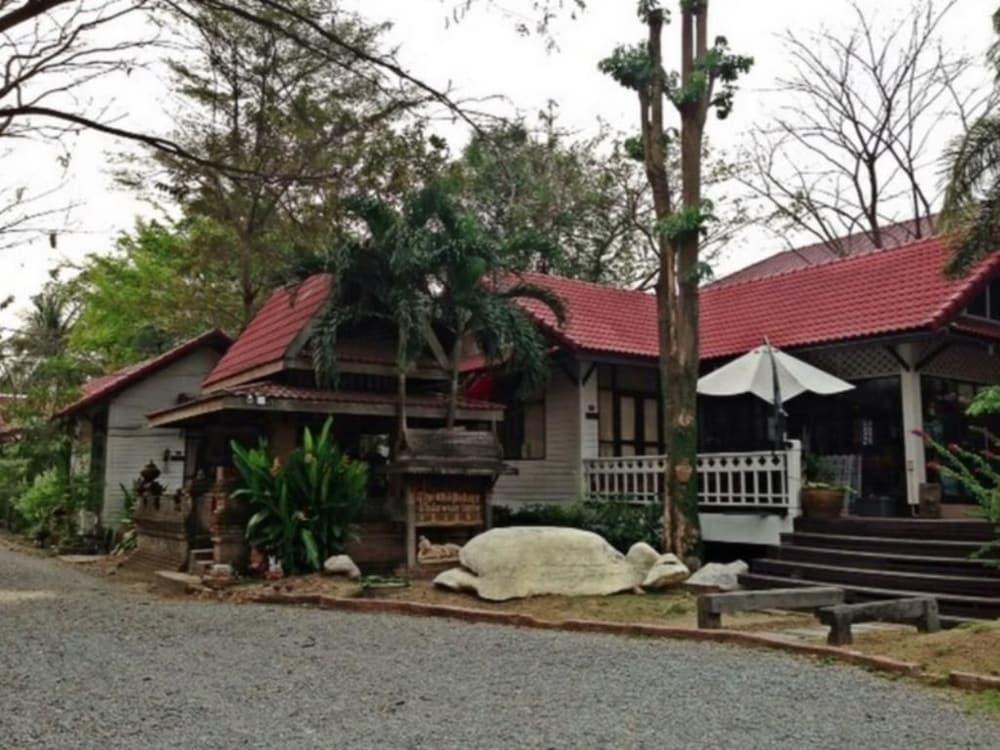 The Old Palace Resort Klong Sa Bua Phra Nakhon Si Ayutthaya Exterior foto